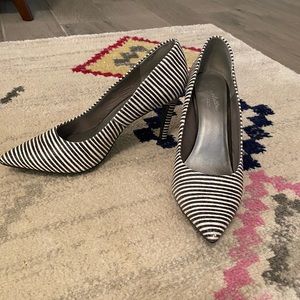 Striped pointed toe heels